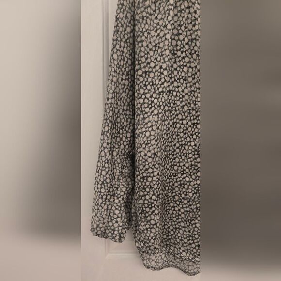 Willi Smith Women's Green and Tan Patterned Top, Size S. - Picture 3 of 4